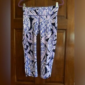 Lilly Pulitzer cropped leggings.